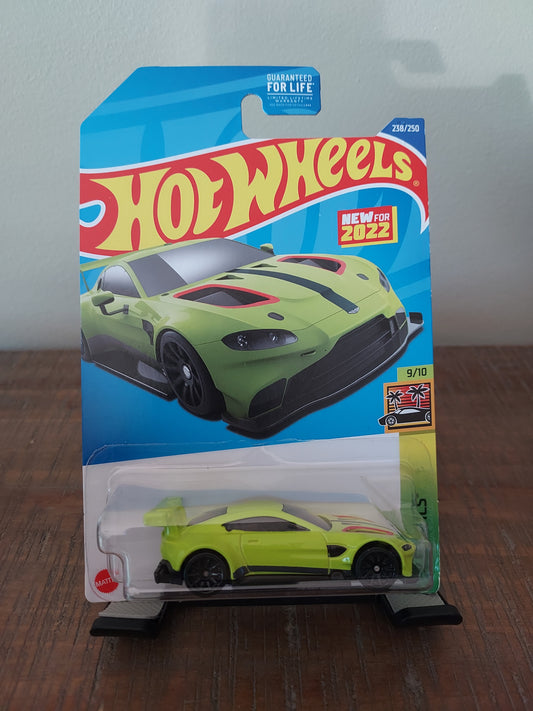 Hotwheels 2022 Aston Martin Vantage GTE