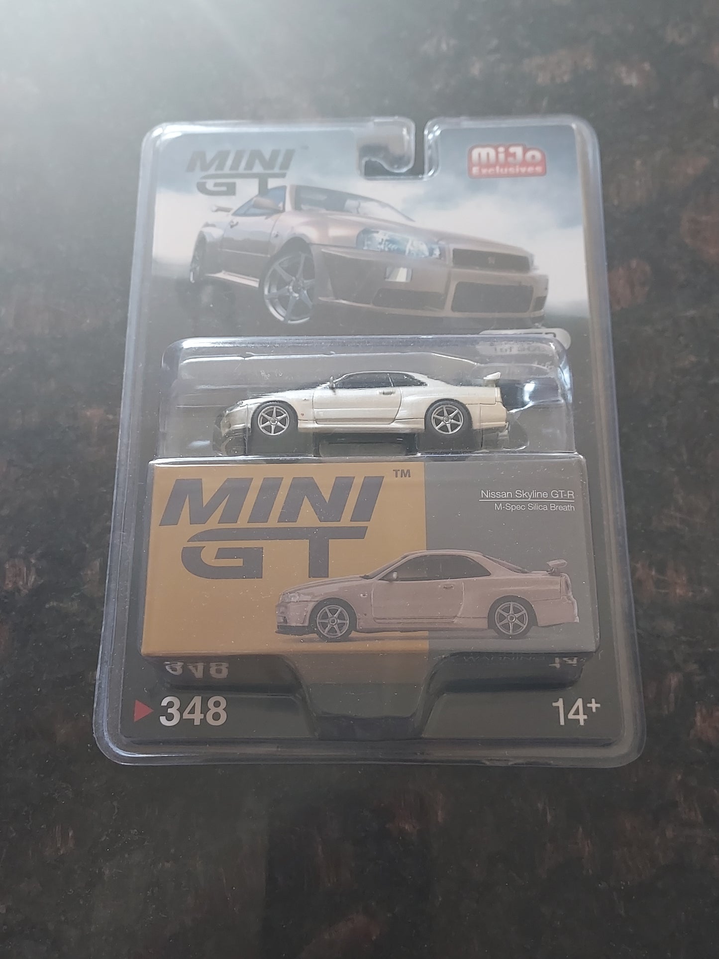 Mini GT Nissan Skyline GT-R