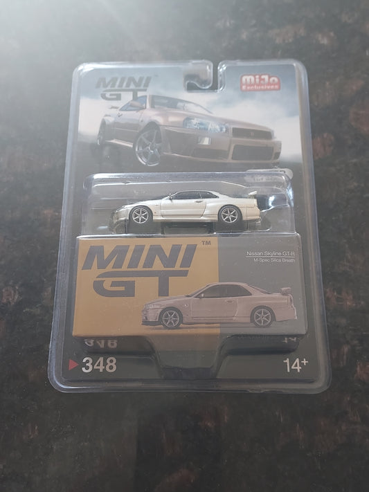 Mini GT Nissan Skyline GT-R