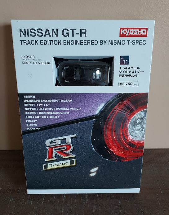 Kyosho Nissan GT-R Track Edition Engineered By Nismo T-SPEC with magazine